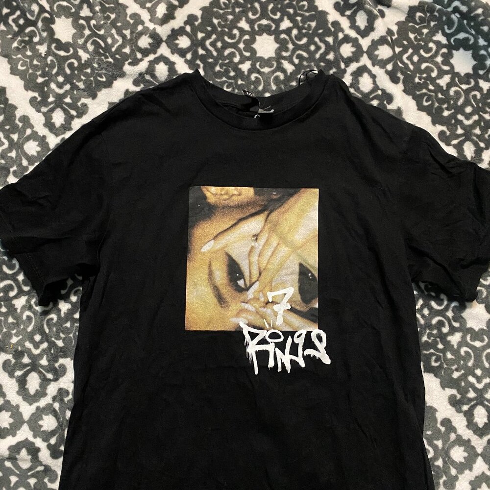 Ariana Grande Black 7 Rings T-Shirt - Size 6